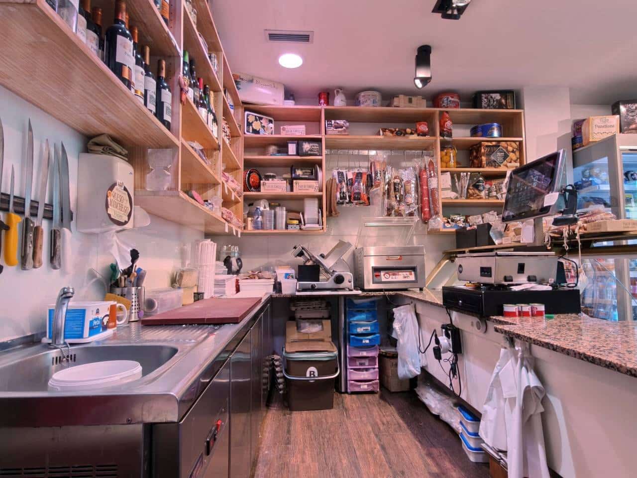 Kaupallinen myytävänä paikassa Bilbao - 250 000 € (Ref: 9361822)