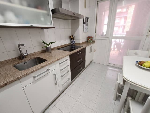 3 quarto Apartamento para venda em Bilbao com garagem - 400 000 € (Ref: 9374849)