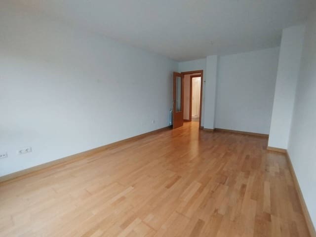 3 bedroom Flat for sale in Santander with garage - € 372,000 (Ref: 9378596)