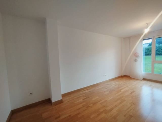 3 bedroom Flat for sale in Santander with garage - € 372,000 (Ref: 9378596)