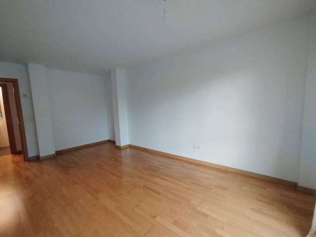 3 bedroom Flat for sale in Santander with garage - € 372,000 (Ref: 9378596)