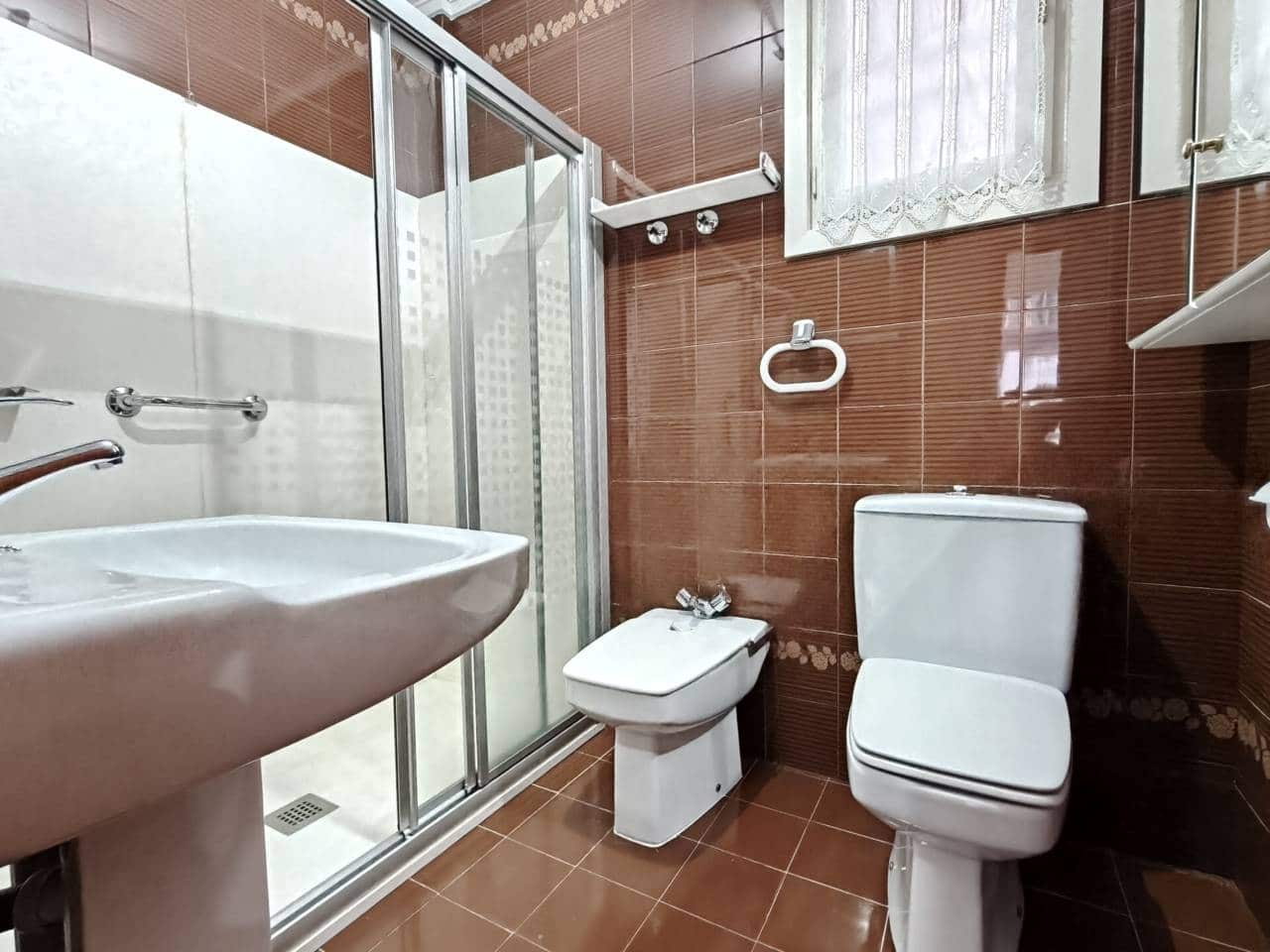 1 sovrum Lägenhet att hyra i Bilbao - 1 100 € (Ref: 9387103)