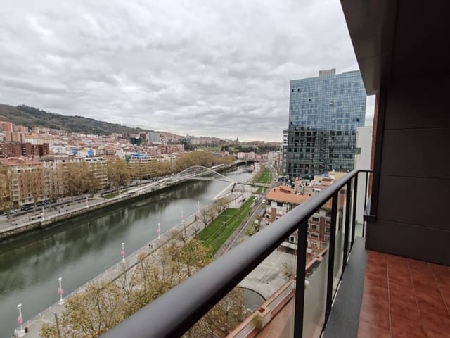 4 slaapkamer Flat te koop in Bilbao met garage - € 869.000 (Ref: 9394460)
