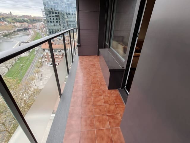 4 slaapkamer Flat te koop in Bilbao met garage - € 869.000 (Ref: 9394460)