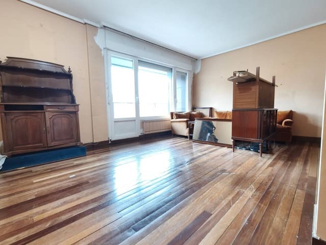 4 slaapkamer Flat te koop in Bilbao met garage - € 869.000 (Ref: 9394460)
