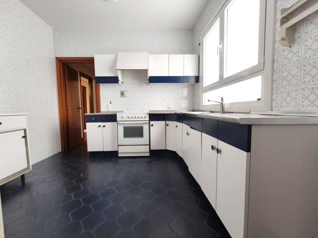 4 slaapkamer Flat te koop in Bilbao met garage - € 869.000 (Ref: 9394460)