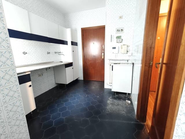 4 slaapkamer Flat te koop in Bilbao met garage - € 869.000 (Ref: 9394460)