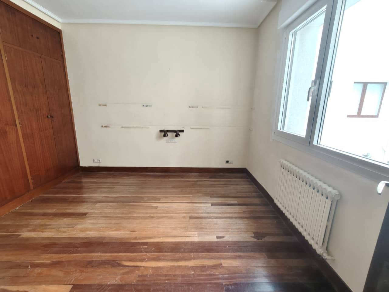 4 soveværelse Lejlighed til salg i Bilbao med garage - € 869.000 (Ref: 9394460)