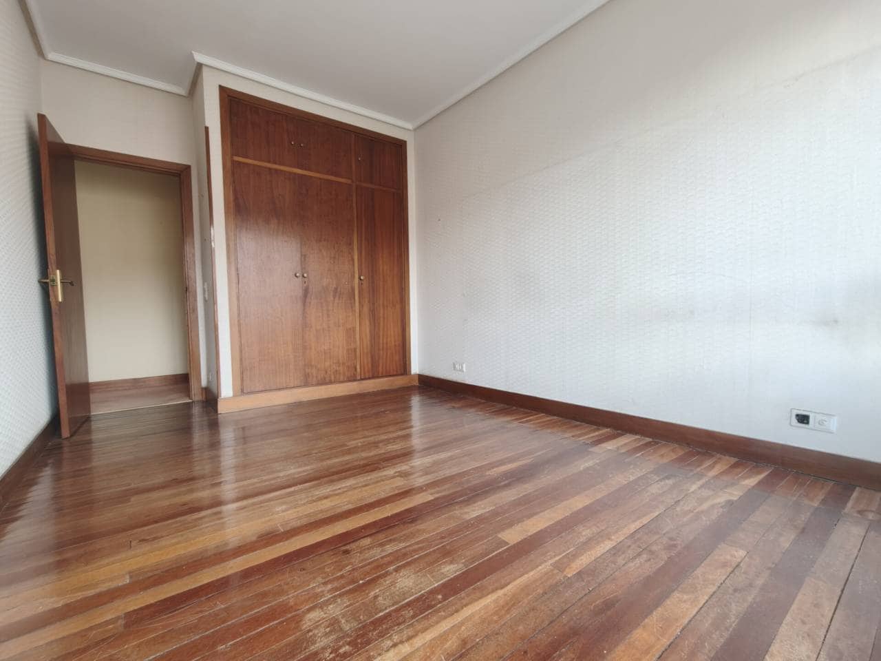 4 soveværelse Lejlighed til salg i Bilbao med garage - € 869.000 (Ref: 9394460)