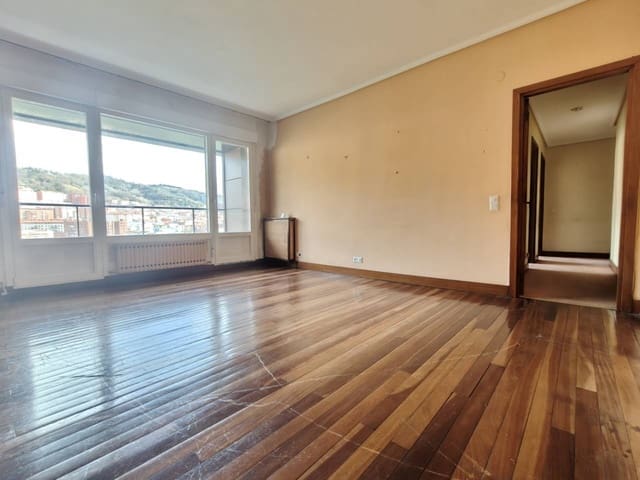 4 sovrum Lägenhet till salu i Bilbao med garage - 869 000 € (Ref: 9394460)