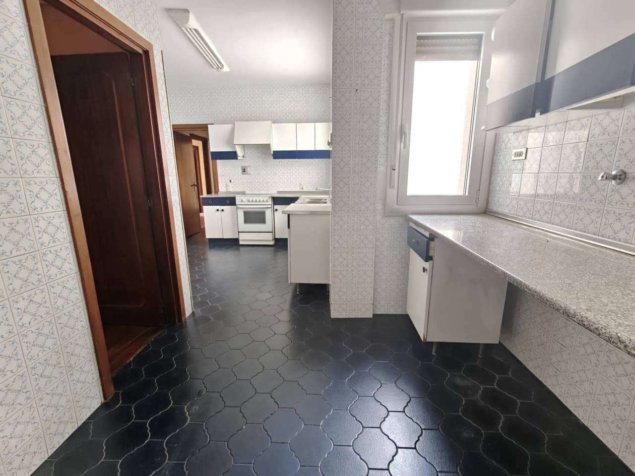 4 soveværelse Lejlighed til salg i Bilbao med garage - € 869.000 (Ref: 9394460)