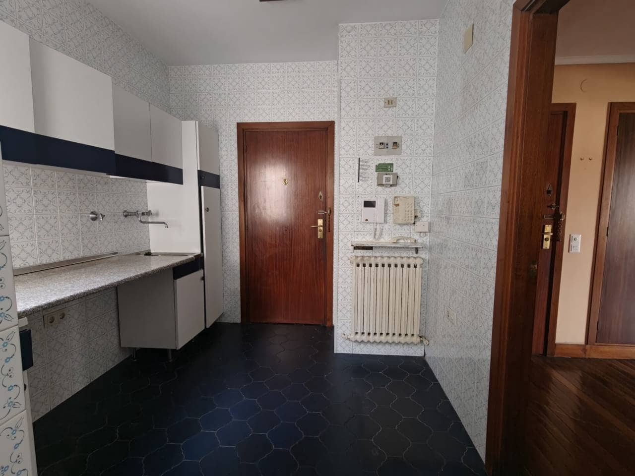 4 soveværelse Lejlighed til salg i Bilbao med garage - € 869.000 (Ref: 9394460)