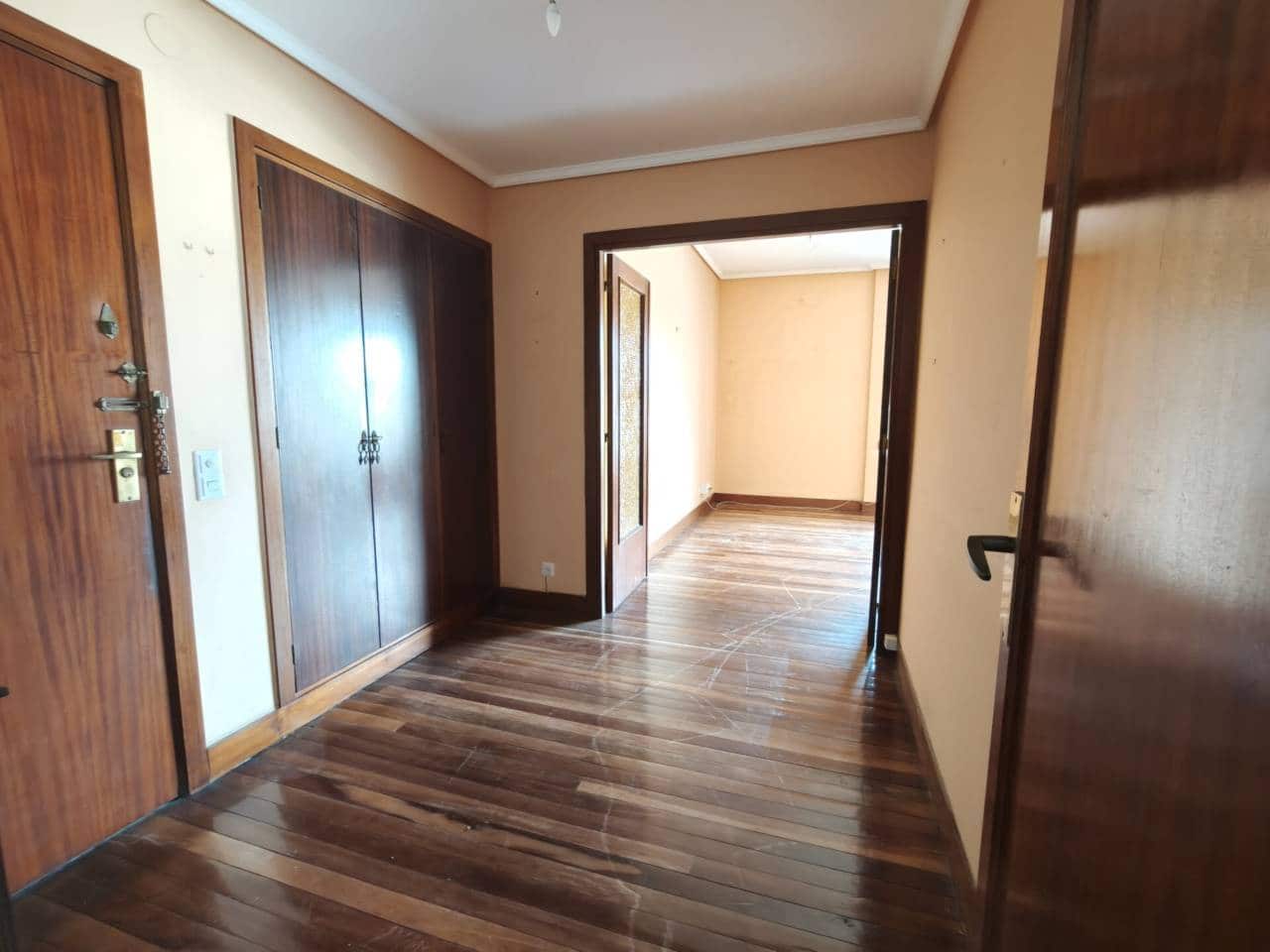 4 soveværelse Lejlighed til salg i Bilbao med garage - € 869.000 (Ref: 9394460)