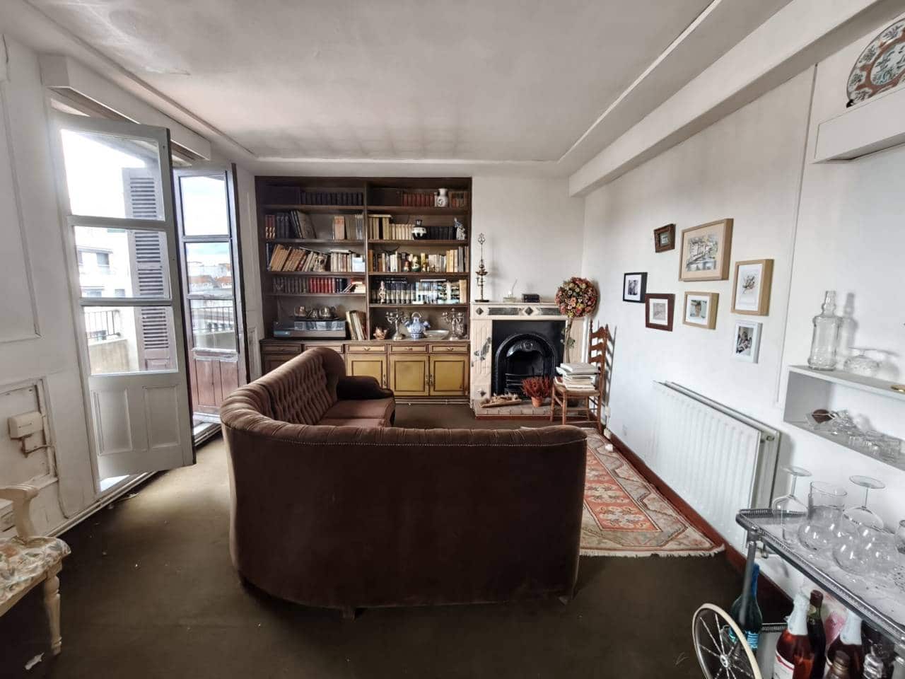 5 bedroom Flat for sale in Bilbao - € 480,000 (Ref: 9528927)