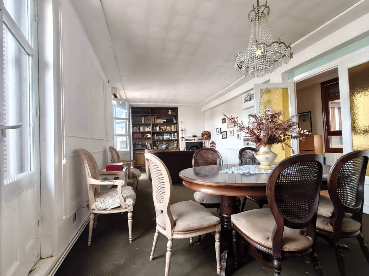 5 bedroom Flat for sale in Bilbao - € 480,000 (Ref: 9528927)