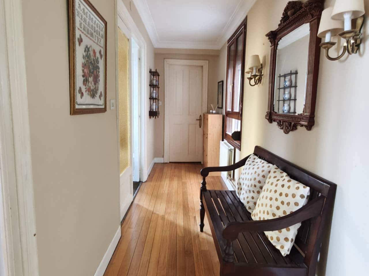 5 bedroom Flat for sale in Bilbao - € 480,000 (Ref: 9528927)