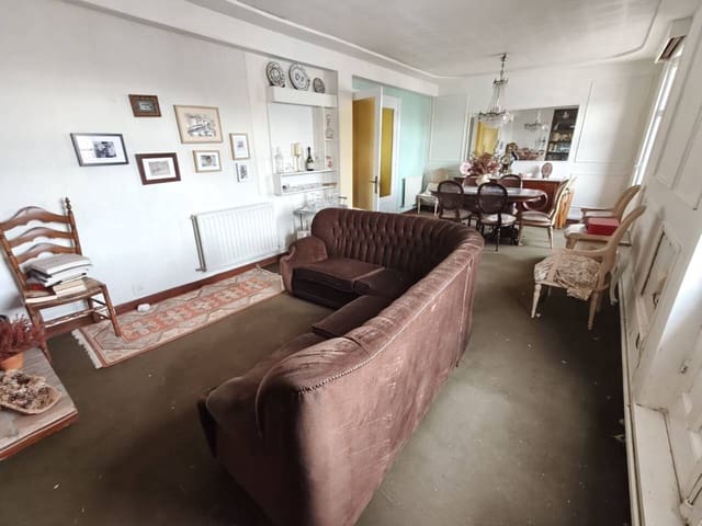 5 bedroom Flat for sale in Bilbao - € 480,000 (Ref: 9528927)