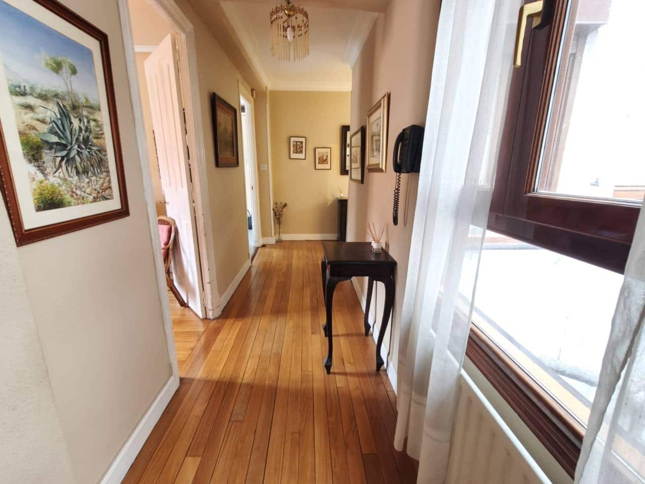 5 bedroom Flat for sale in Bilbao - € 480,000 (Ref: 9528927)