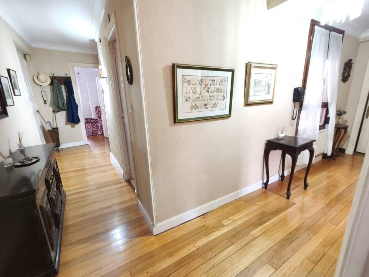 5 bedroom Flat for sale in Bilbao - € 480,000 (Ref: 9528927)