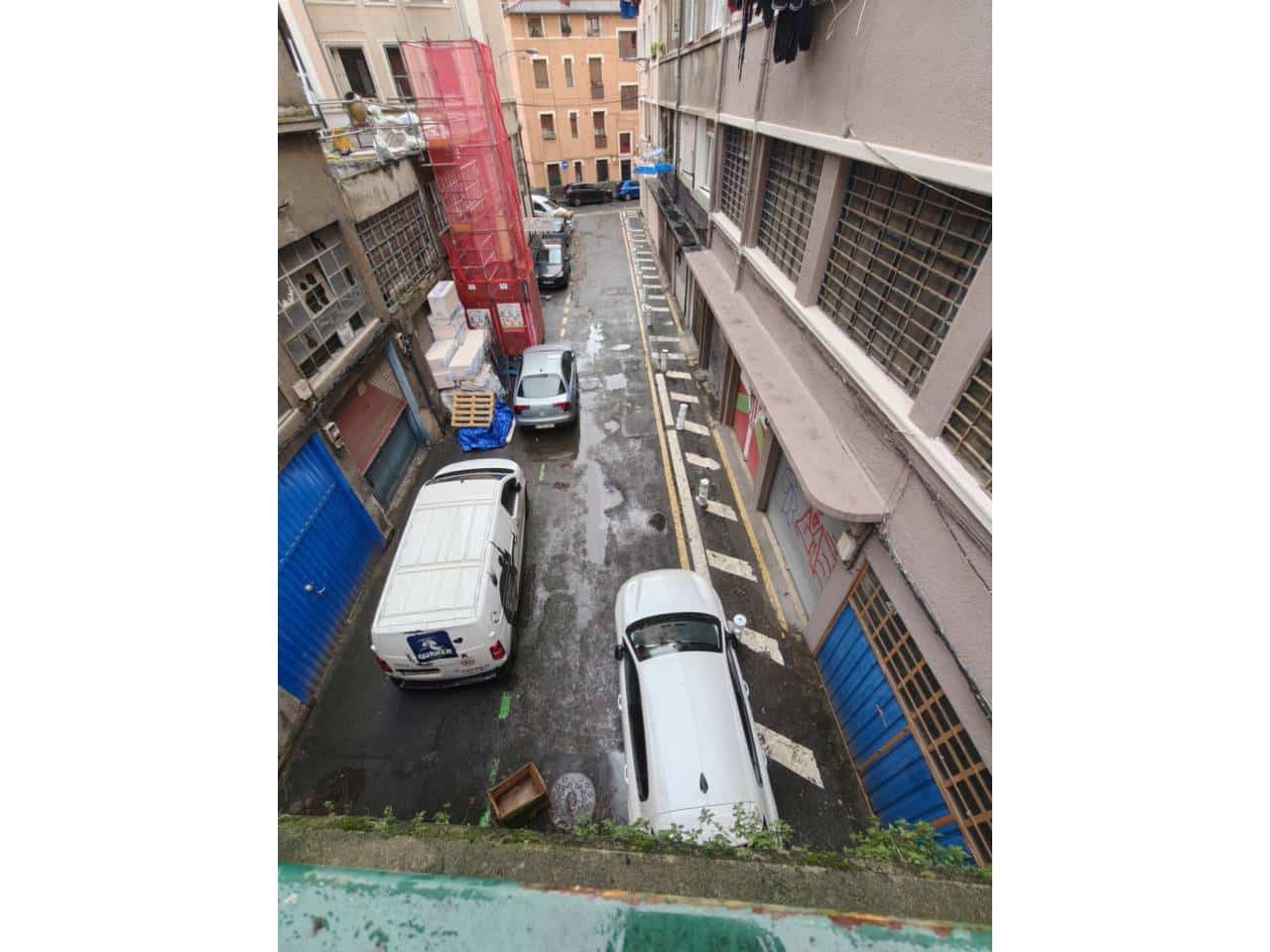 Commercial for sale in Bilbao - € 135,000 (Ref: 9547169)