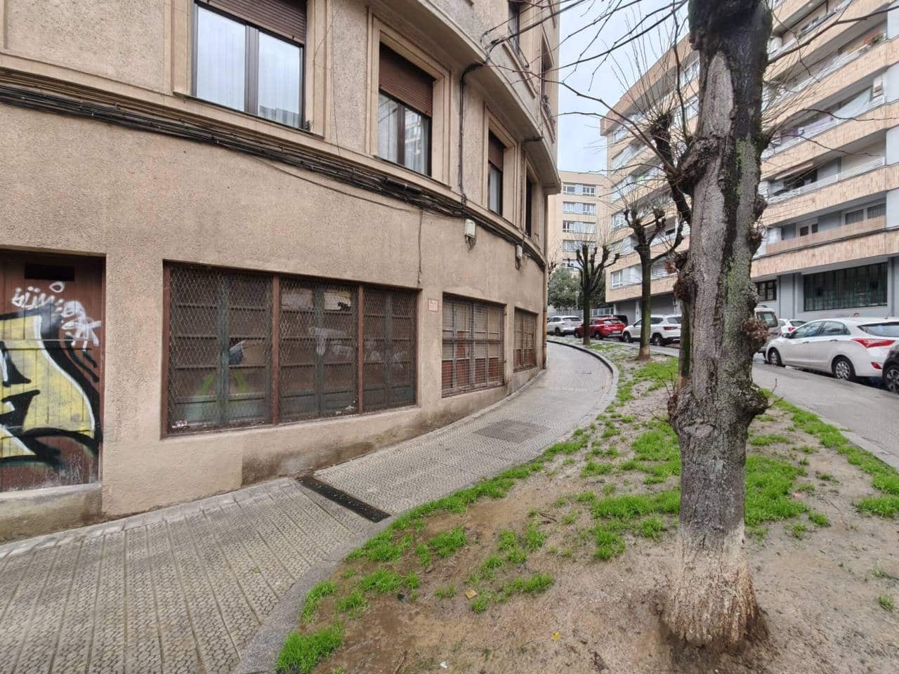 Commercial for sale in Bilbao - € 135,000 (Ref: 9547169)