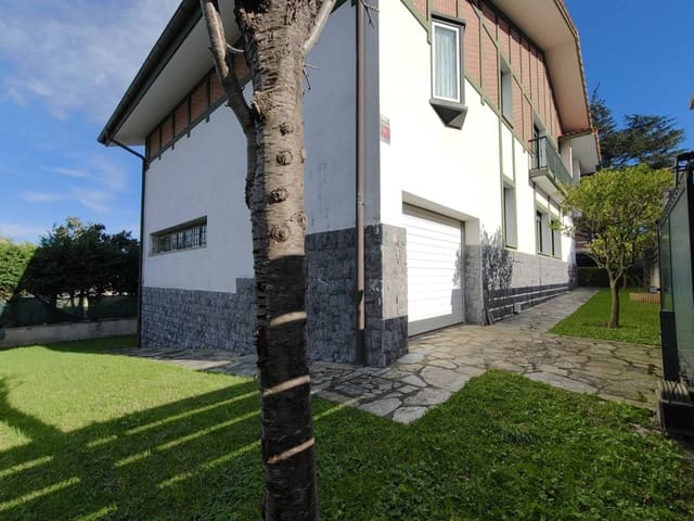 5 bedroom Villa for sale in Leioa with garage - € 1,900,000 (Ref: 9567868)