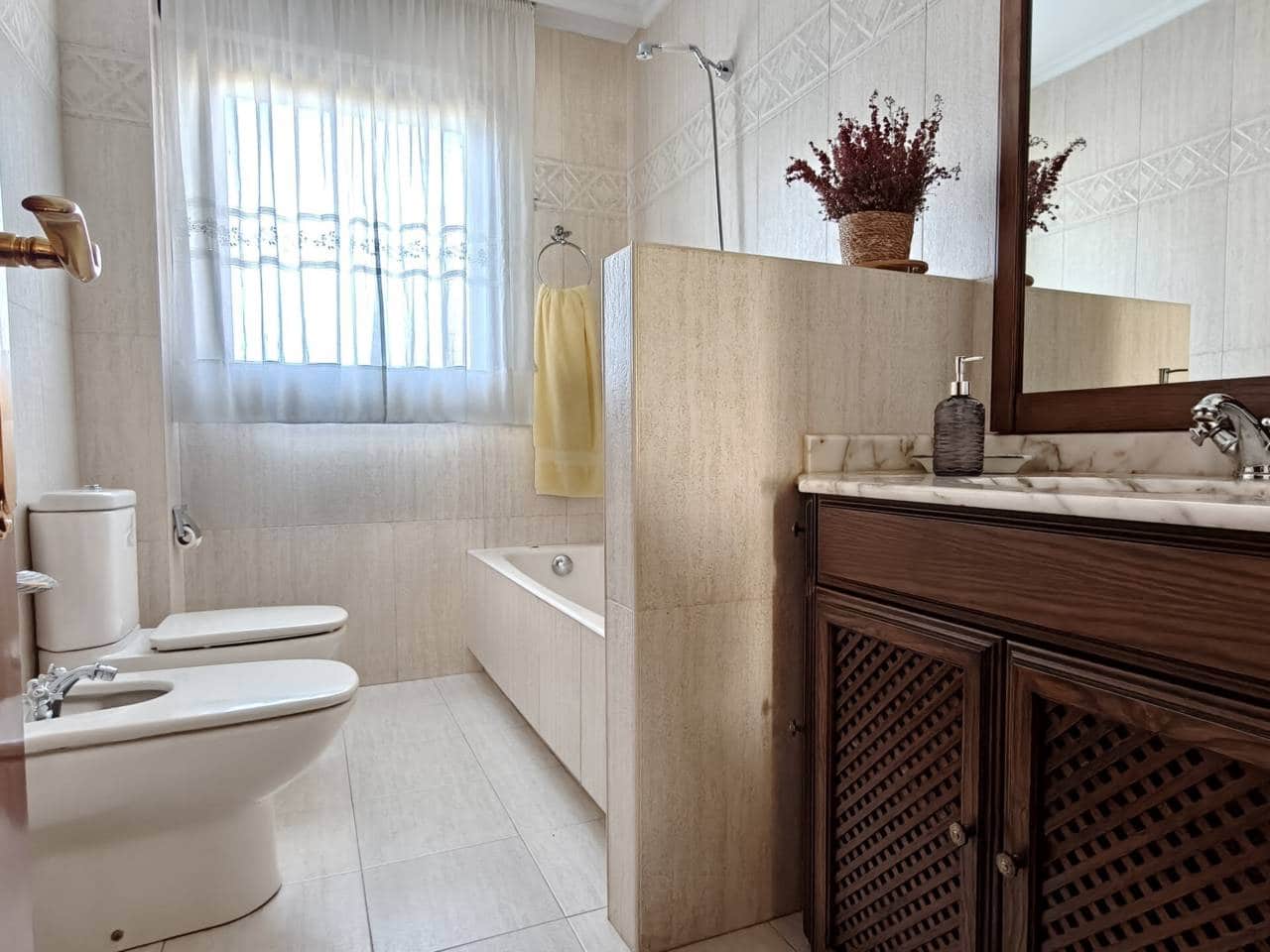 5 bedroom Villa for sale in Leioa with garage - € 1,900,000 (Ref: 9567868)