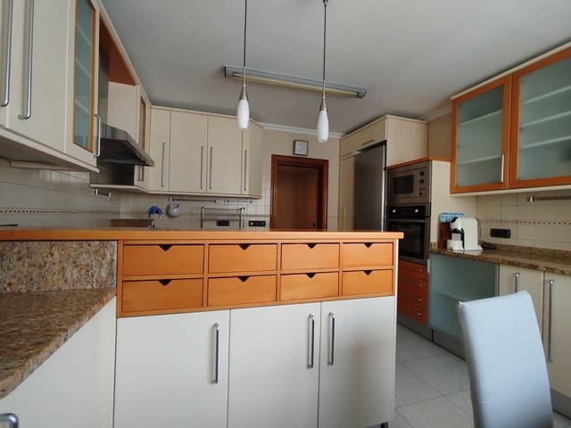 4 soverom Leilighet til leie i Bilbao - € 1 650 (Ref: 9607095)