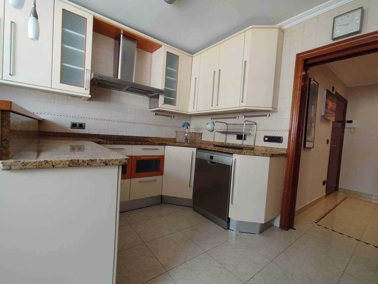 4 bedroom Flat for rent in Bilbao - € 1,650 (Ref: 9607095)