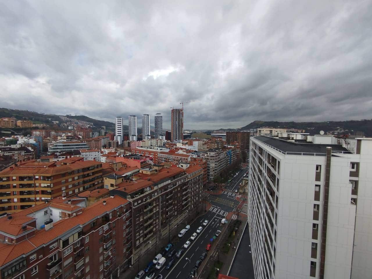 4 bedroom Flat for rent in Bilbao - € 1,650 (Ref: 9607095)