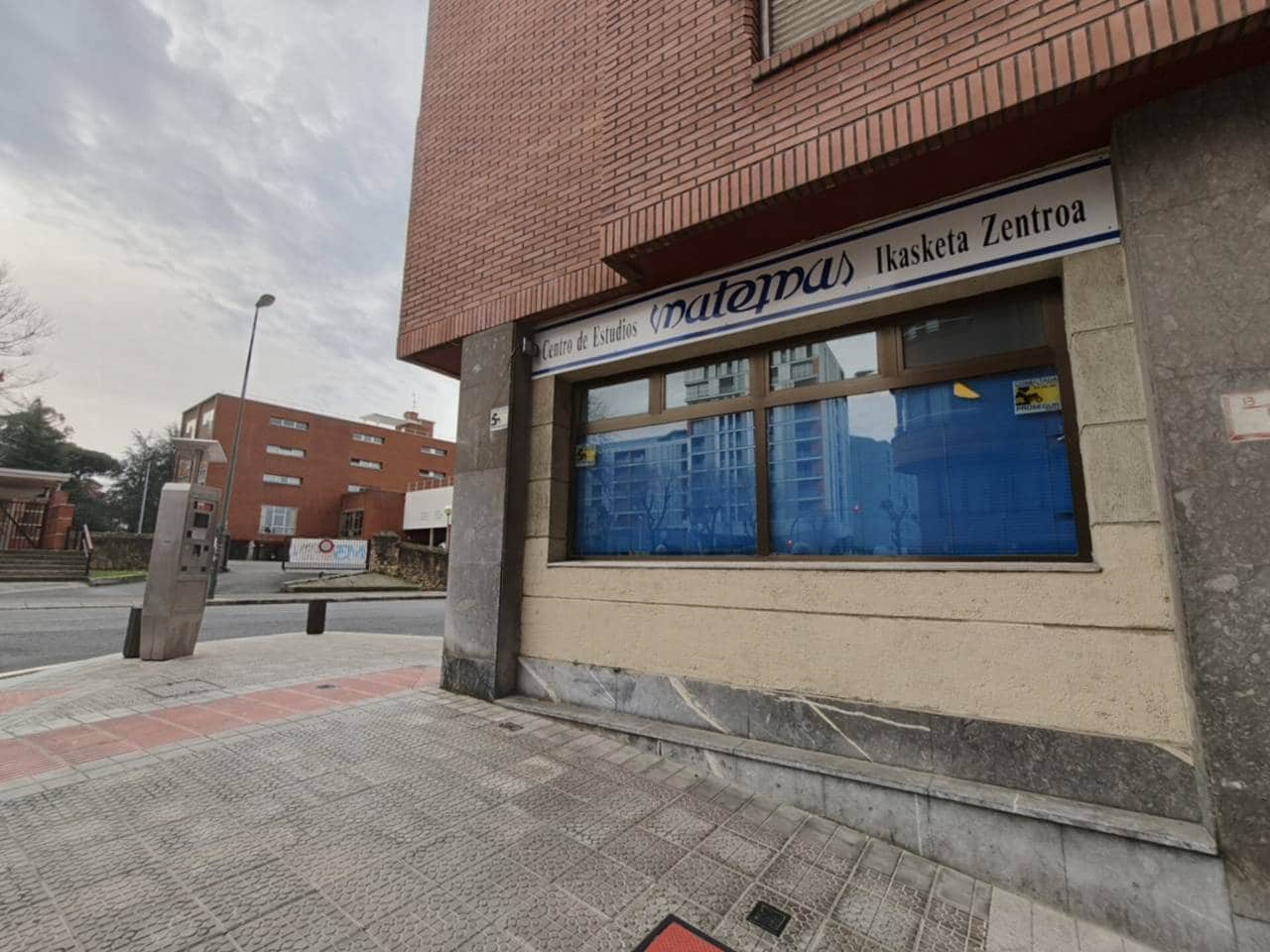 Comercial para arrendar em Bilbao - 1 400 € (Ref: 9650715)