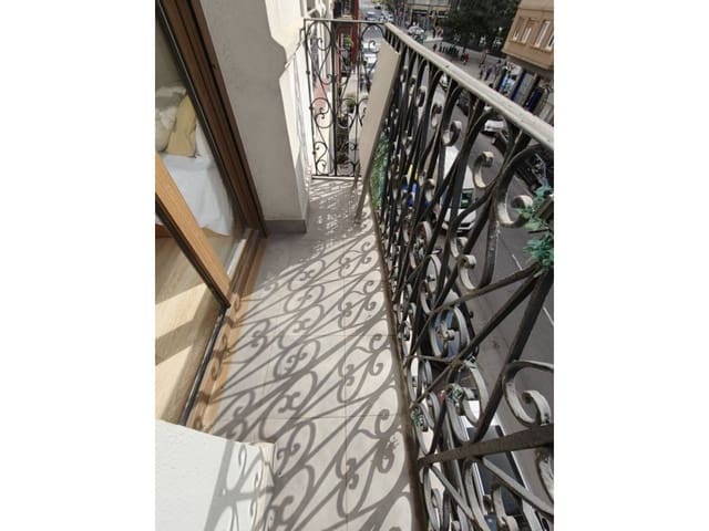 3 soveværelse Lejlighed til salg i Bilbao - € 450.000 (Ref: 9650979)