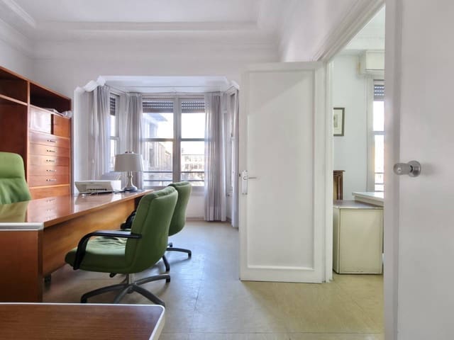 4 sovrum Lägenhet till salu i Bilbao - 615 000 € (Ref: 9669844)