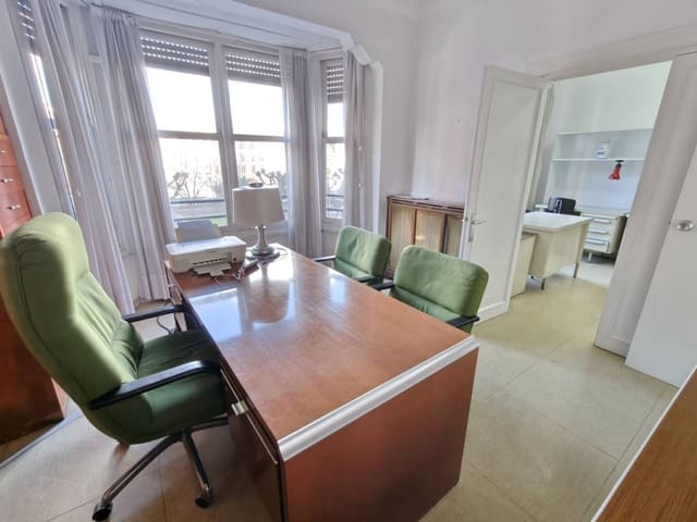 4 sovrum Lägenhet till salu i Bilbao - 615 000 € (Ref: 9669844)