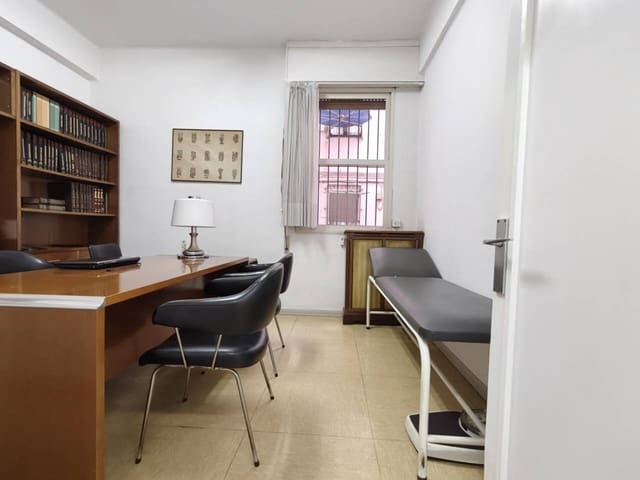 4 sovrum Lägenhet till salu i Bilbao - 615 000 € (Ref: 9669844)