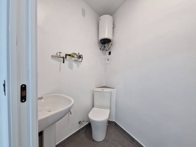 Erhverv til leje i Bilbao - € 1.240 (Ref: 9672323)