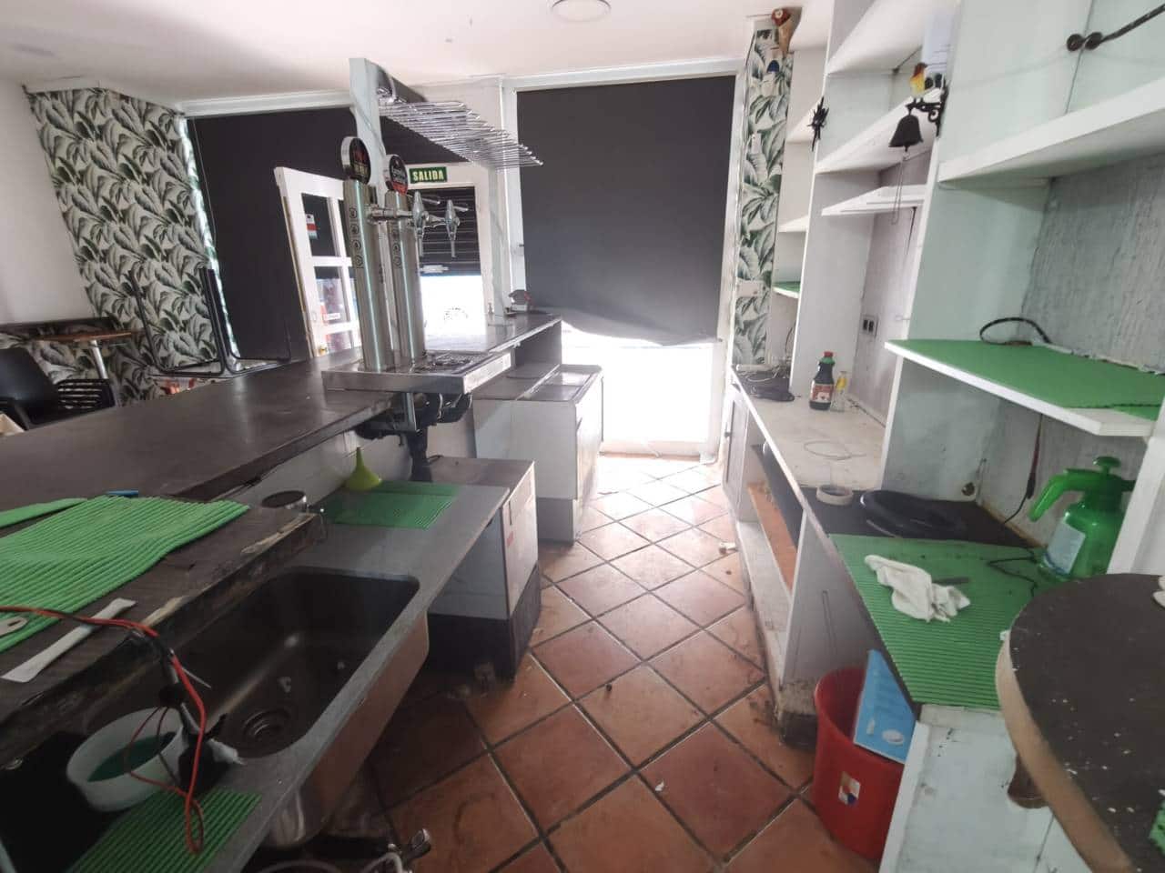 Commercial for rent in Bilbao - € 1,300 (Ref: 9731518)