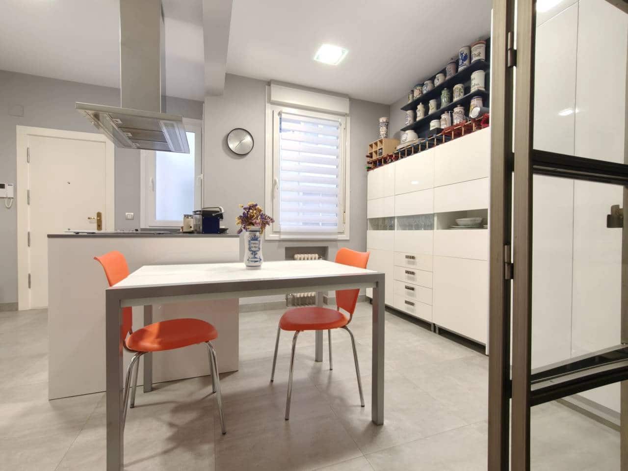 4 bedroom Flat for sale in Bilbao - € 900,000 (Ref: 9734224)