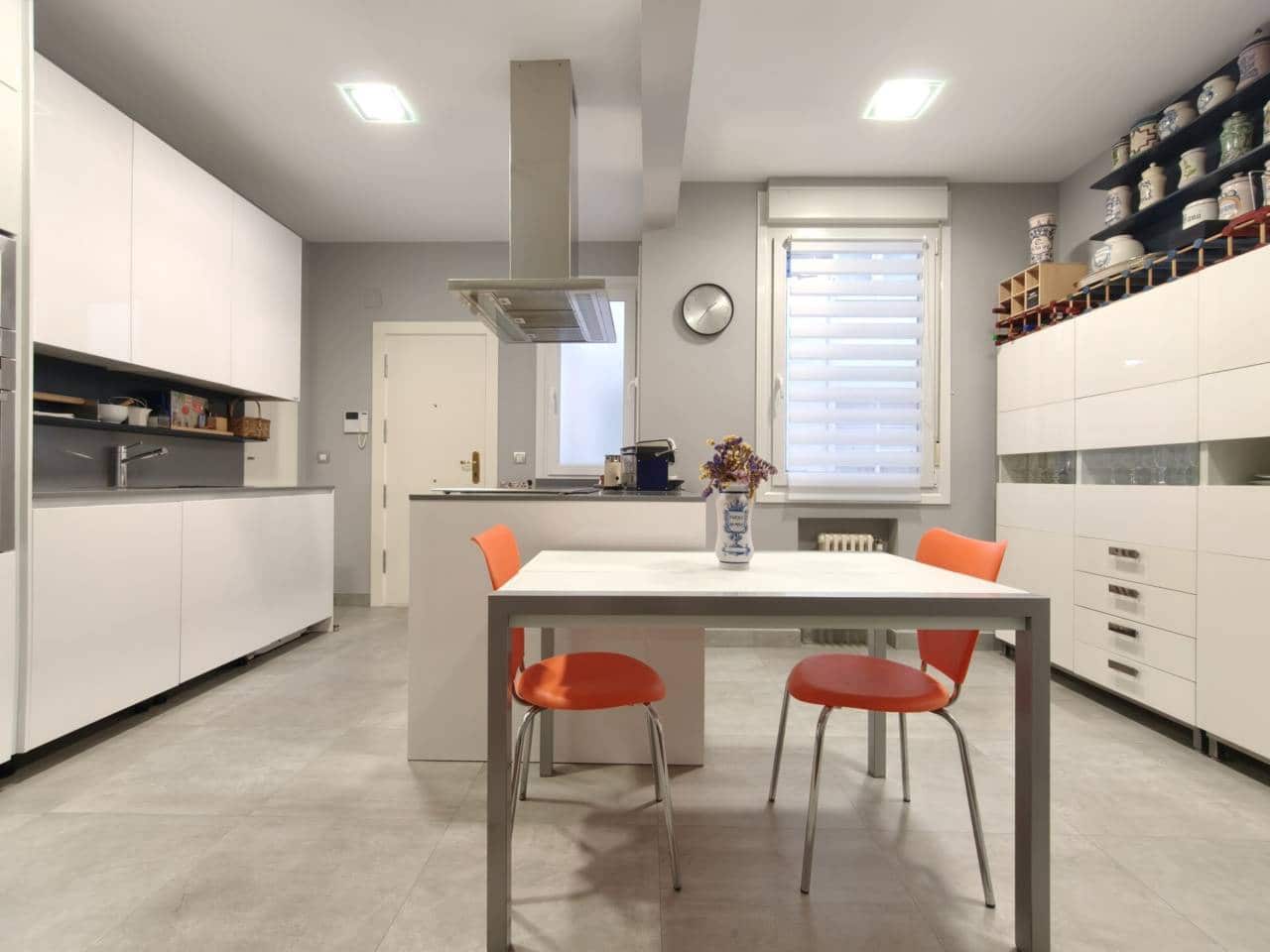 4 bedroom Flat for sale in Bilbao - € 900,000 (Ref: 9734224)