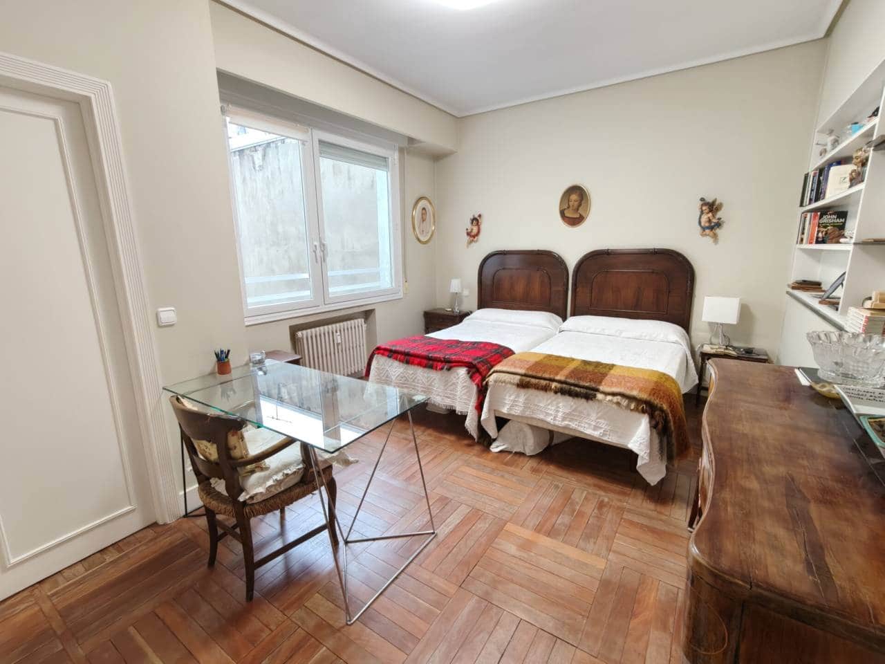 4 bedroom Flat for sale in Bilbao - € 900,000 (Ref: 9734224)