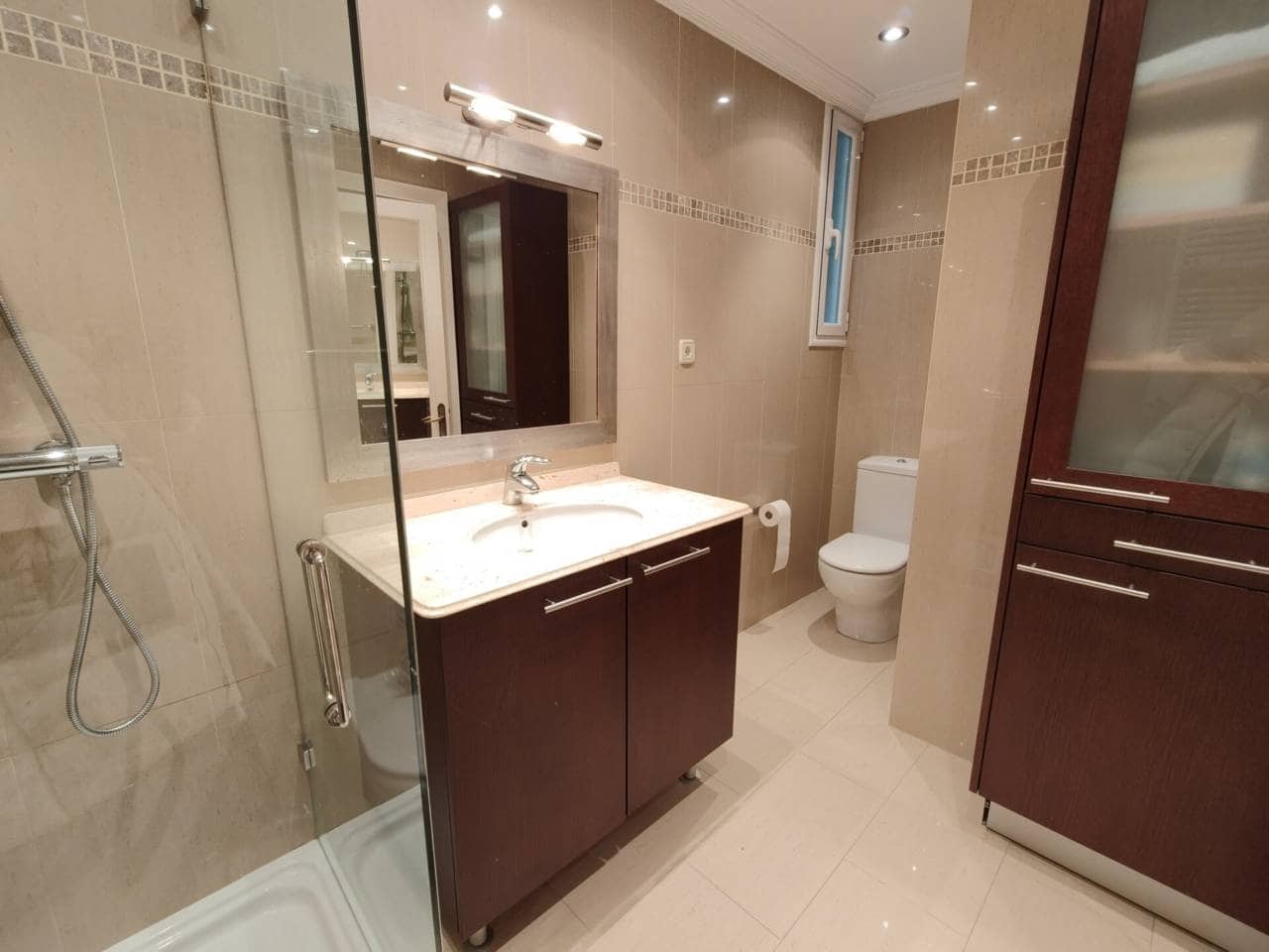 4 bedroom Flat for sale in Bilbao - € 900,000 (Ref: 9734224)