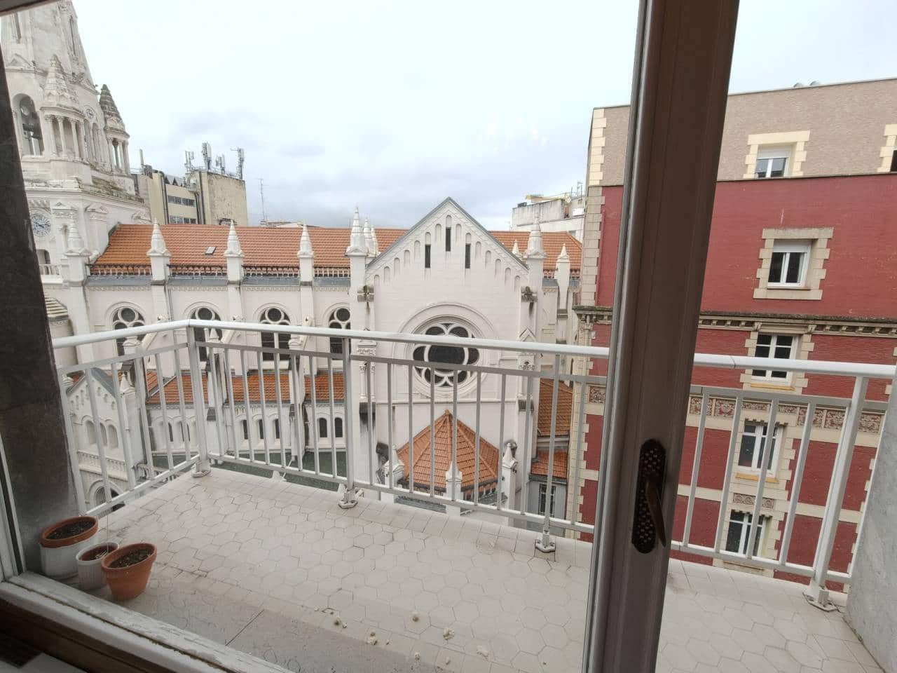 4 bedroom Flat for sale in Bilbao - € 900,000 (Ref: 9734224)