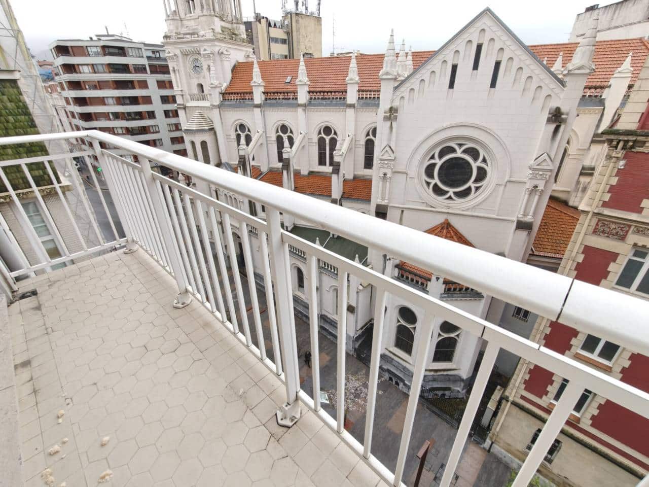4 bedroom Flat for sale in Bilbao - € 900,000 (Ref: 9734224)