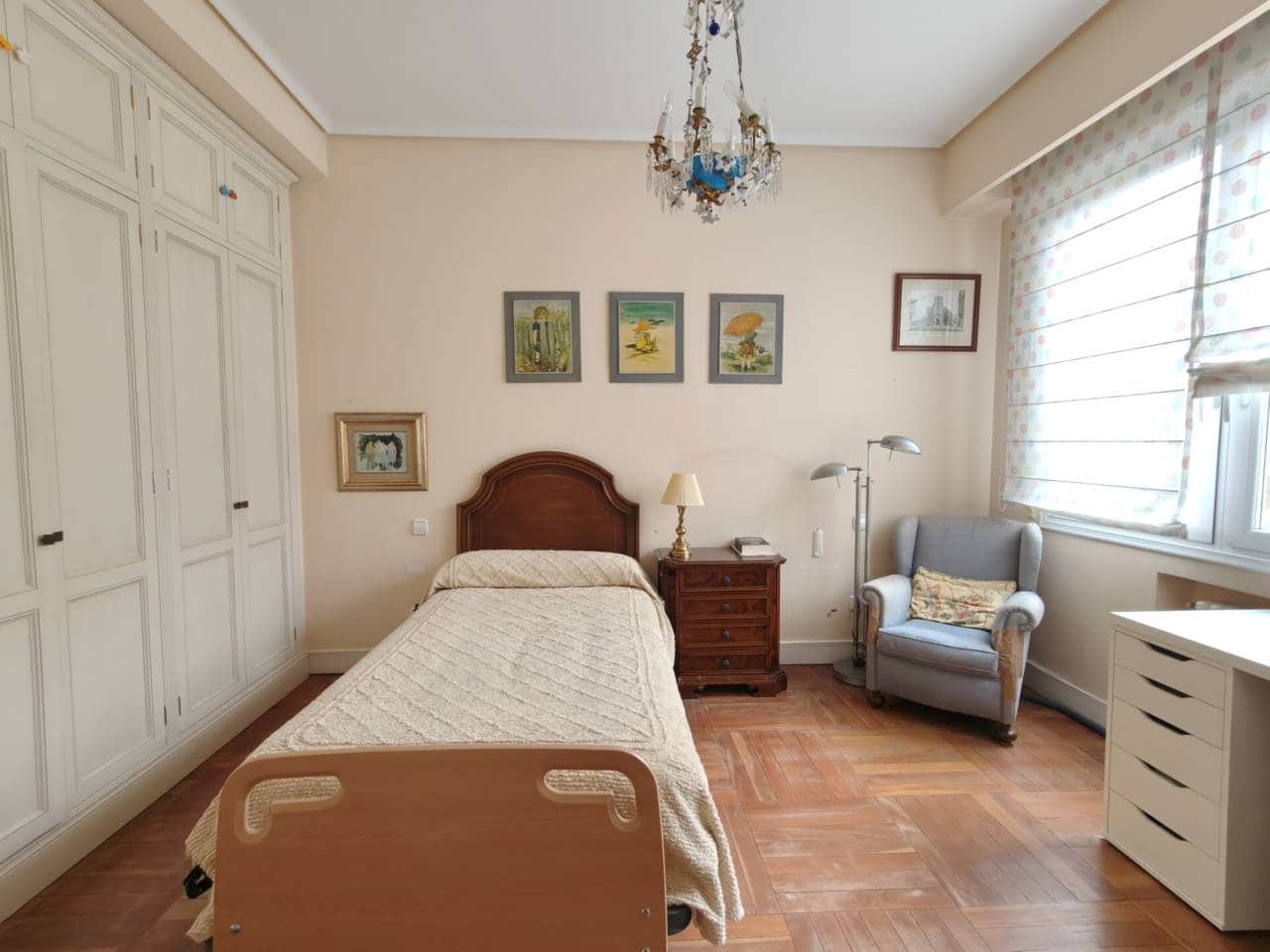 4 bedroom Flat for sale in Bilbao - € 900,000 (Ref: 9734224)