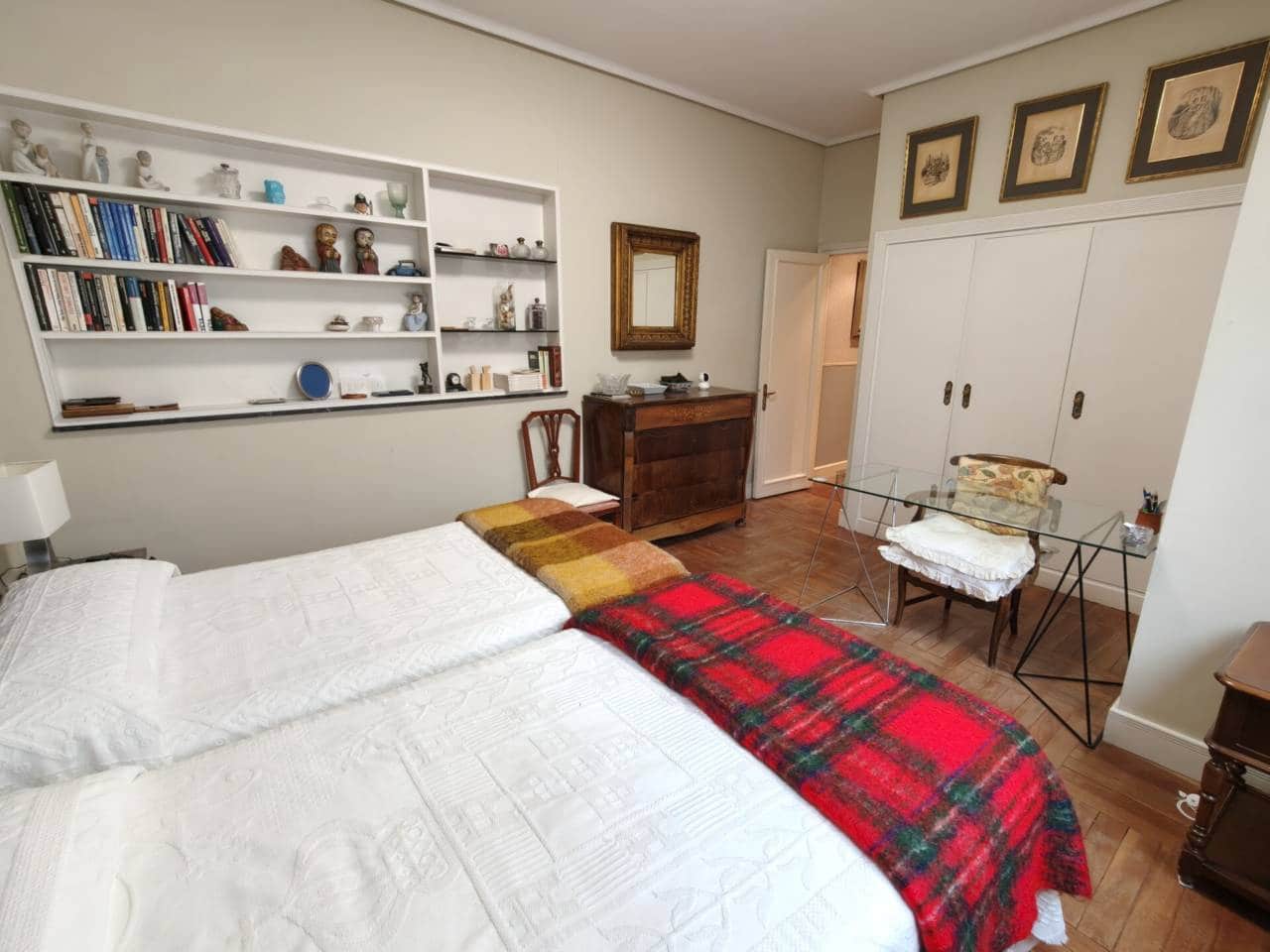 4 bedroom Flat for sale in Bilbao - € 900,000 (Ref: 9734224)