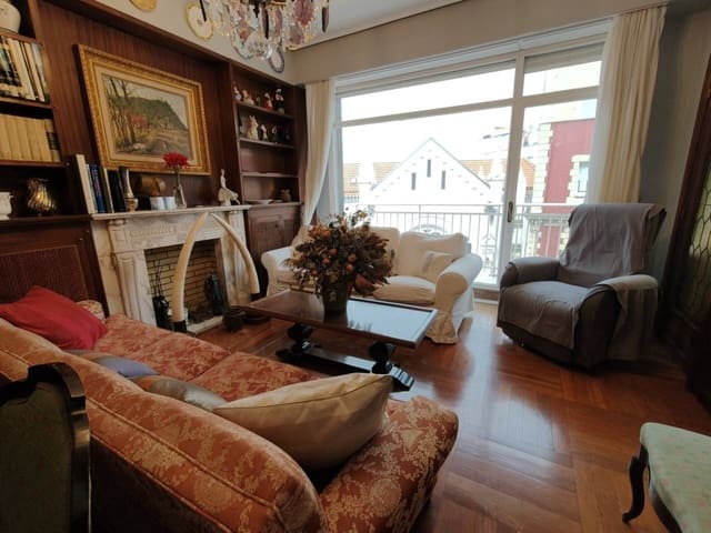 4 bedroom Flat for sale in Bilbao - € 900,000 (Ref: 9734224)