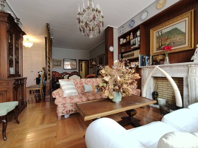4 bedroom Flat for sale in Bilbao - € 900,000 (Ref: 9734224)