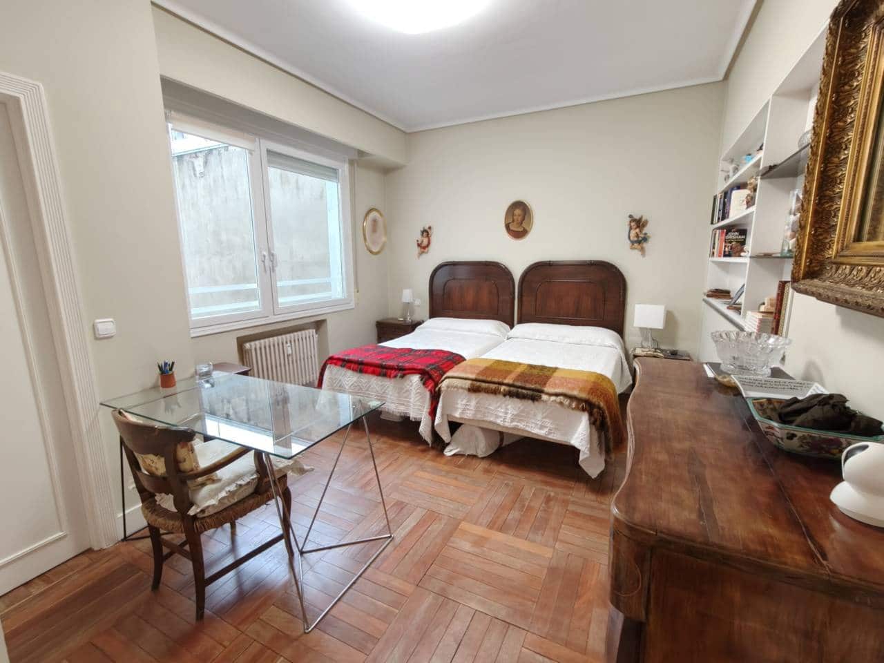 4 bedroom Flat for sale in Bilbao - € 900,000 (Ref: 9734224)