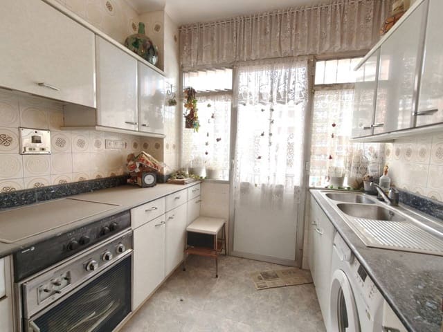 3 soveværelse Lejlighed til salg i Bilbao - € 450.000 (Ref: 9772557)