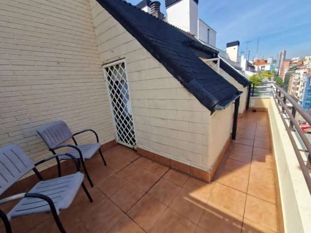 3 soveværelse Lejlighed til leje i Bilbao - € 1.400 (Ref: 9784975)
